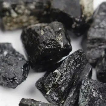 Prírodné Čierny Drahokam Zhromažďuje 100g / Pozemok Hrubý Turmaline Hard Rock Hodín Vzorky Liek Kamenný Dom Dekorácie